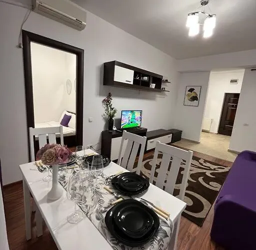 Cara 5 Min Walk To The Train Station 콘스탄차