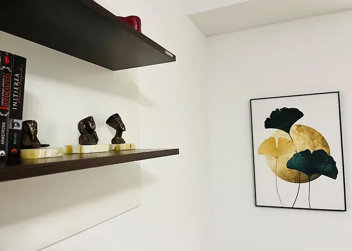 Cara 5 Min Walk To The Train Station *