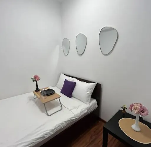 Cara 5 Min Walk To The Train Station