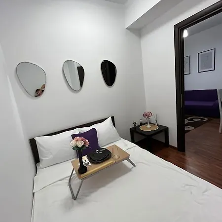 Cara 5 Min Walk To The Train Station Apartmán *